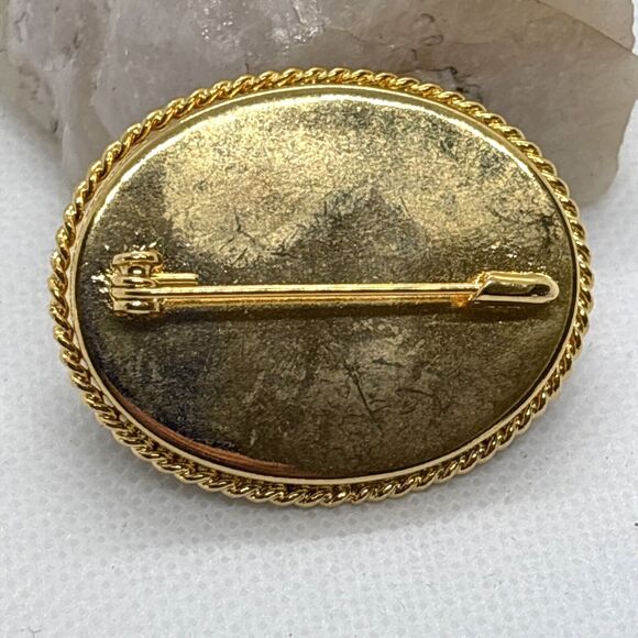 Vintage Black Floral Cameo Style Transferred Floral Design Pin Brooch Gold Tone - Picture 4 of 7